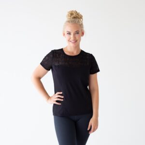 Pitsist ülaosa ja lukkudega must imetamispluus - suurused S kuni XXL